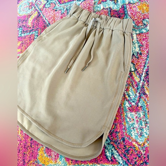 lululemon athletica | Women’s Khaki On The Fly Pull On Drawstring Skirt, Size 2 - Picture 5 of 15